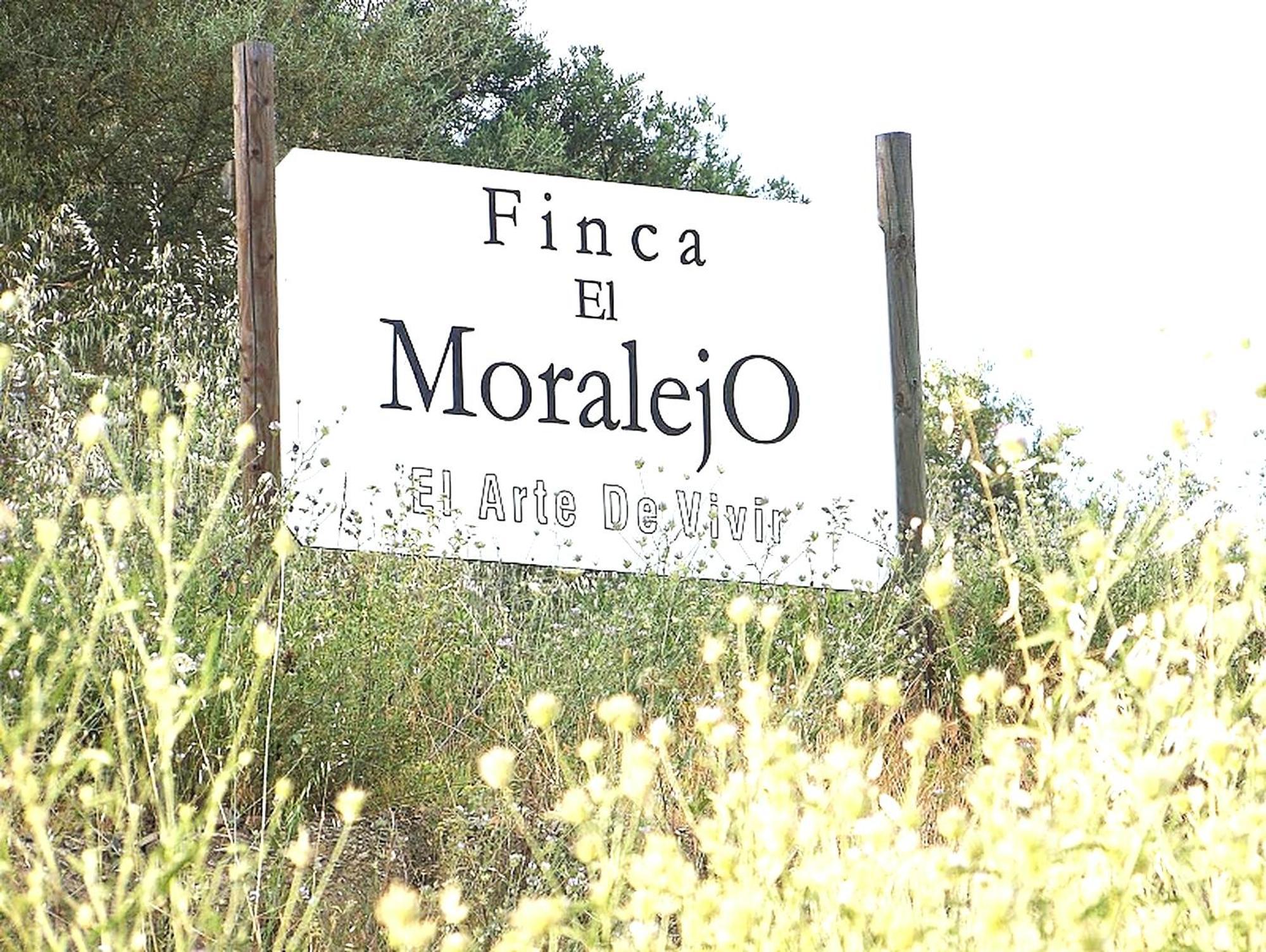 Rural Cottage, With Pool & Optional Private 6 Guests Jacuzzi Tolox Eksteriør billede
