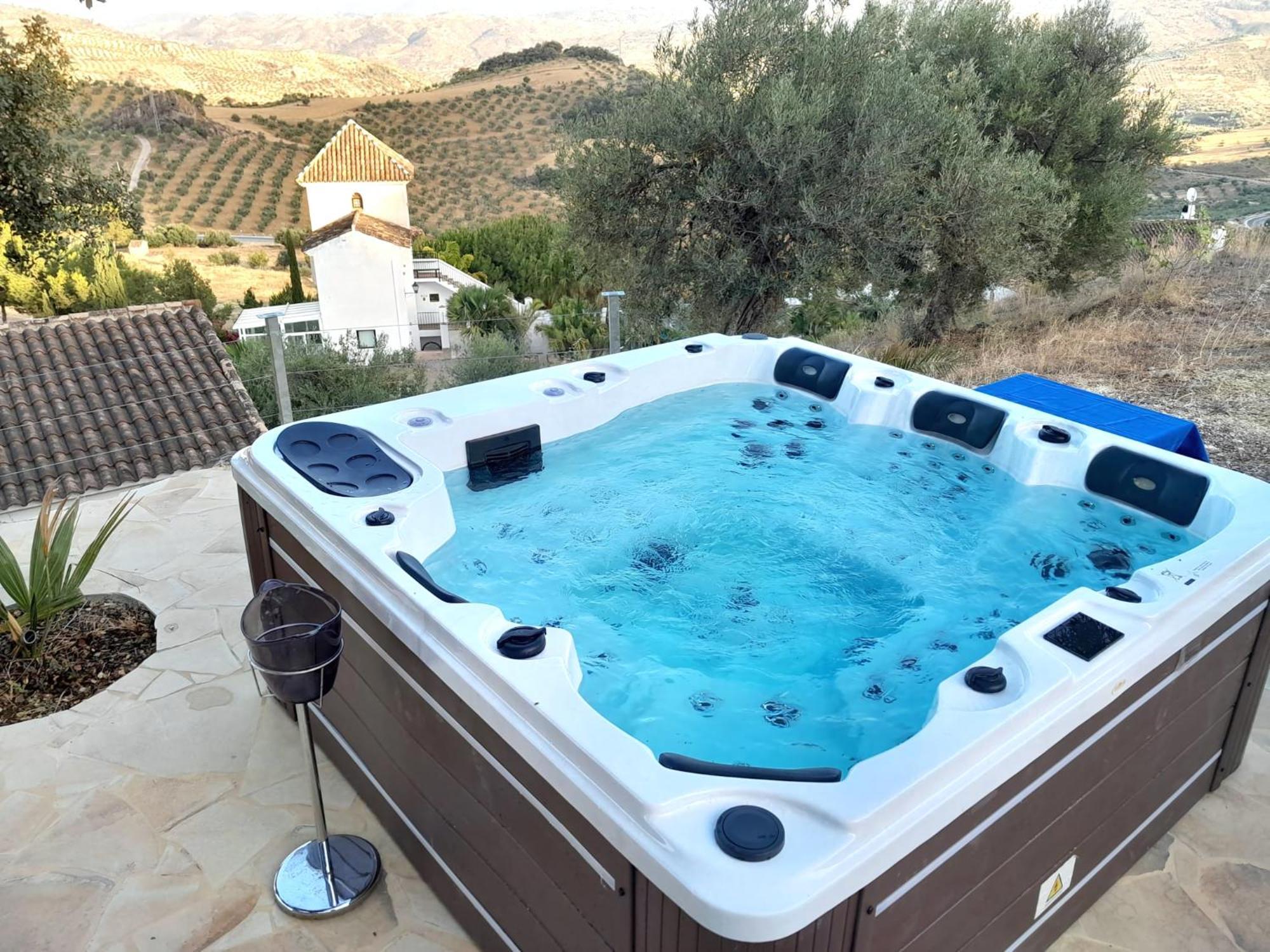 Rural Cottage, With Pool & Optional Private 6 Guests Jacuzzi Tolox Eksteriør billede