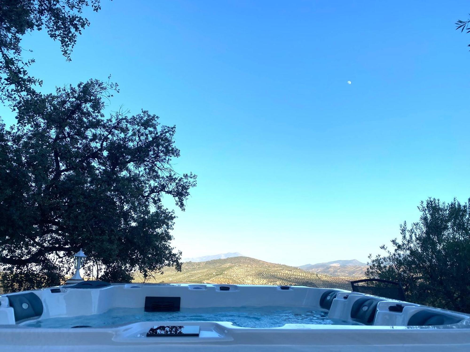 Rural Cottage, With Pool & Optional Private 6 Guests Jacuzzi Tolox Eksteriør billede
