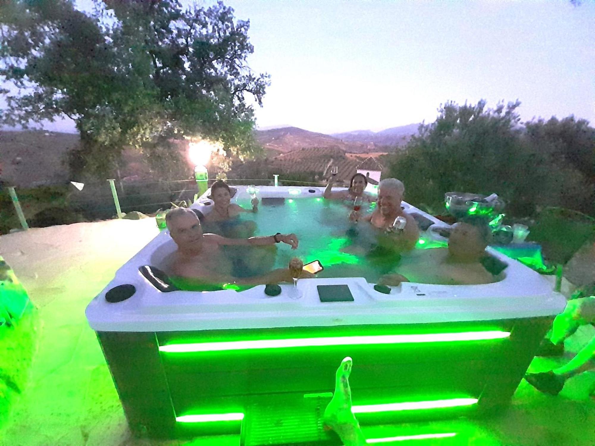Rural Cottage, With Pool & Optional Private 6 Guests Jacuzzi Tolox Eksteriør billede